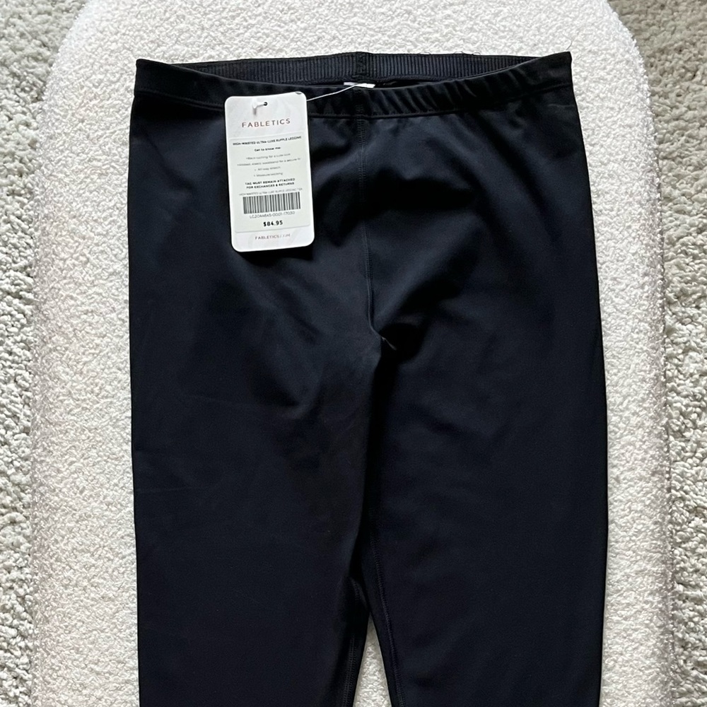 Fabletics High-Waisted Ultra-Luxe Legging, Size Small